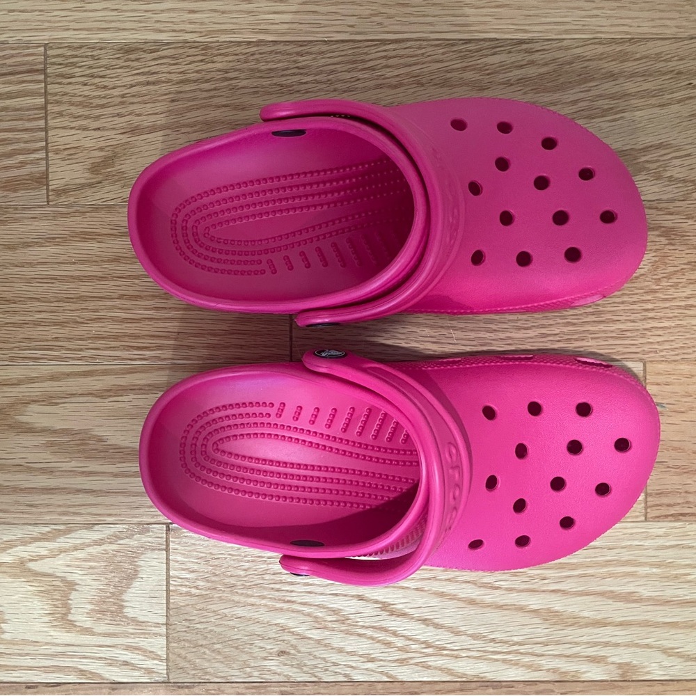 CROCS Vibrant Pink Women's Clogs